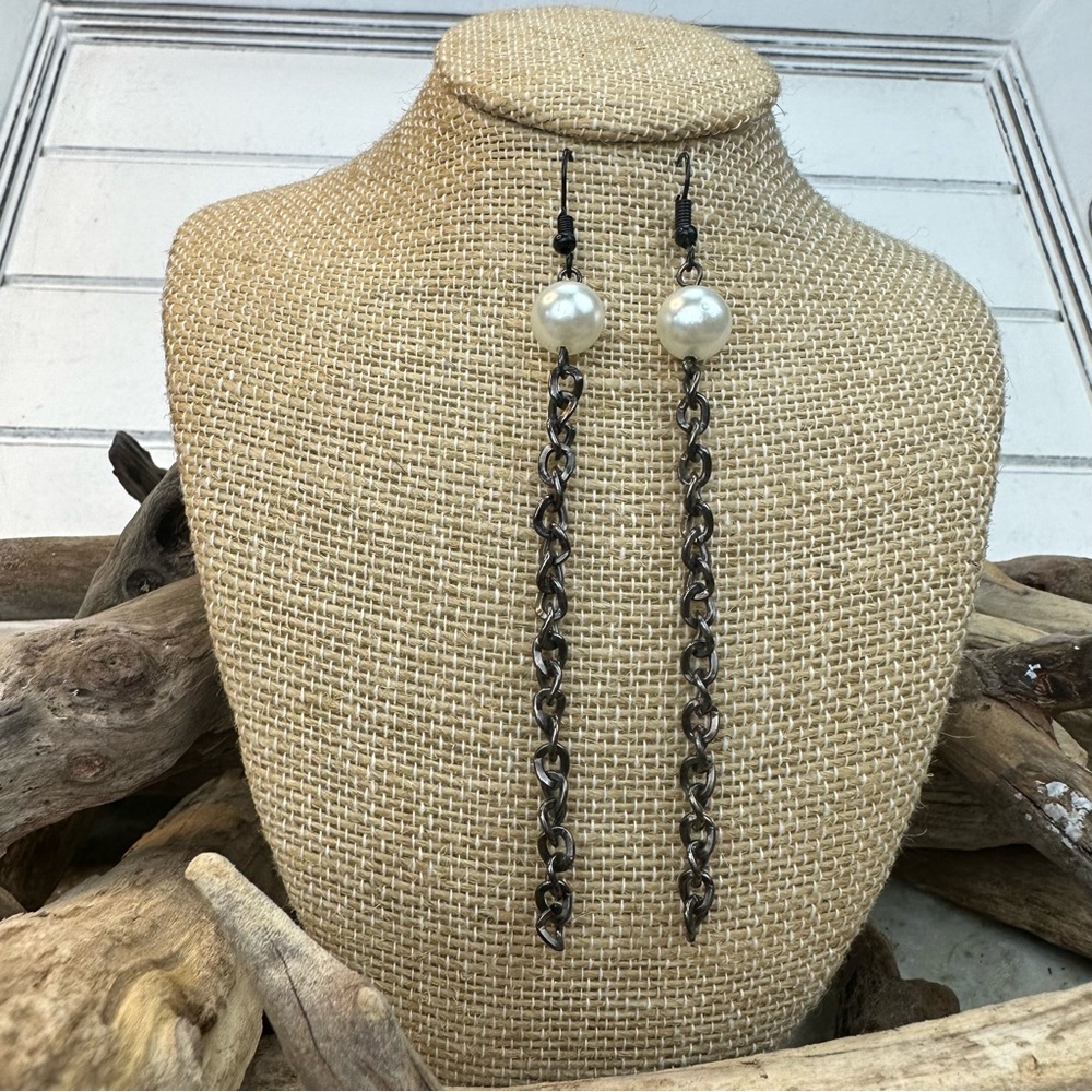 Elegant Pearl and Chain Drop Earrings